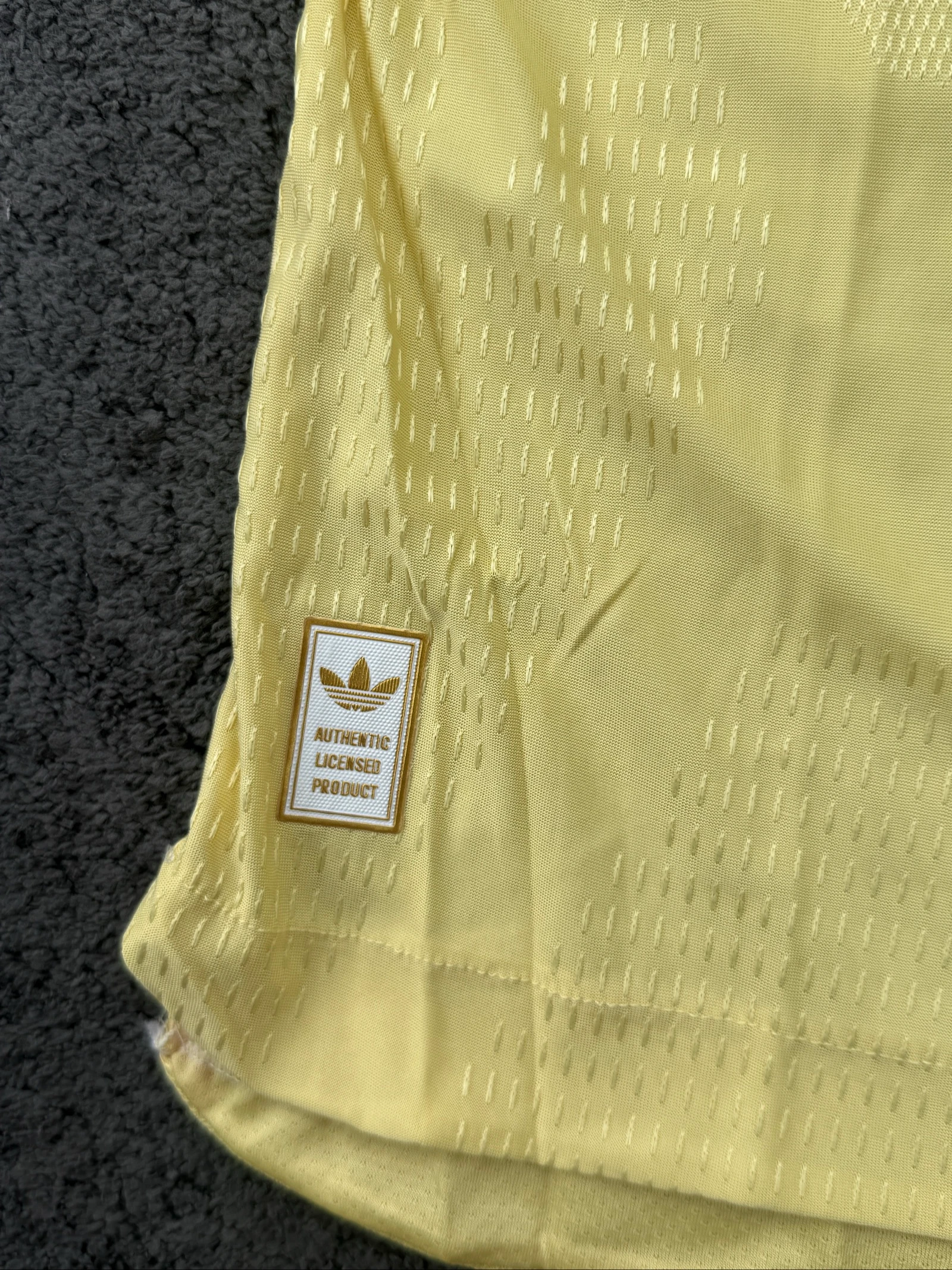 Nuevo jersey de fútbol Adidas Curaçao para el Mundial 2026 en talla M – photo 5